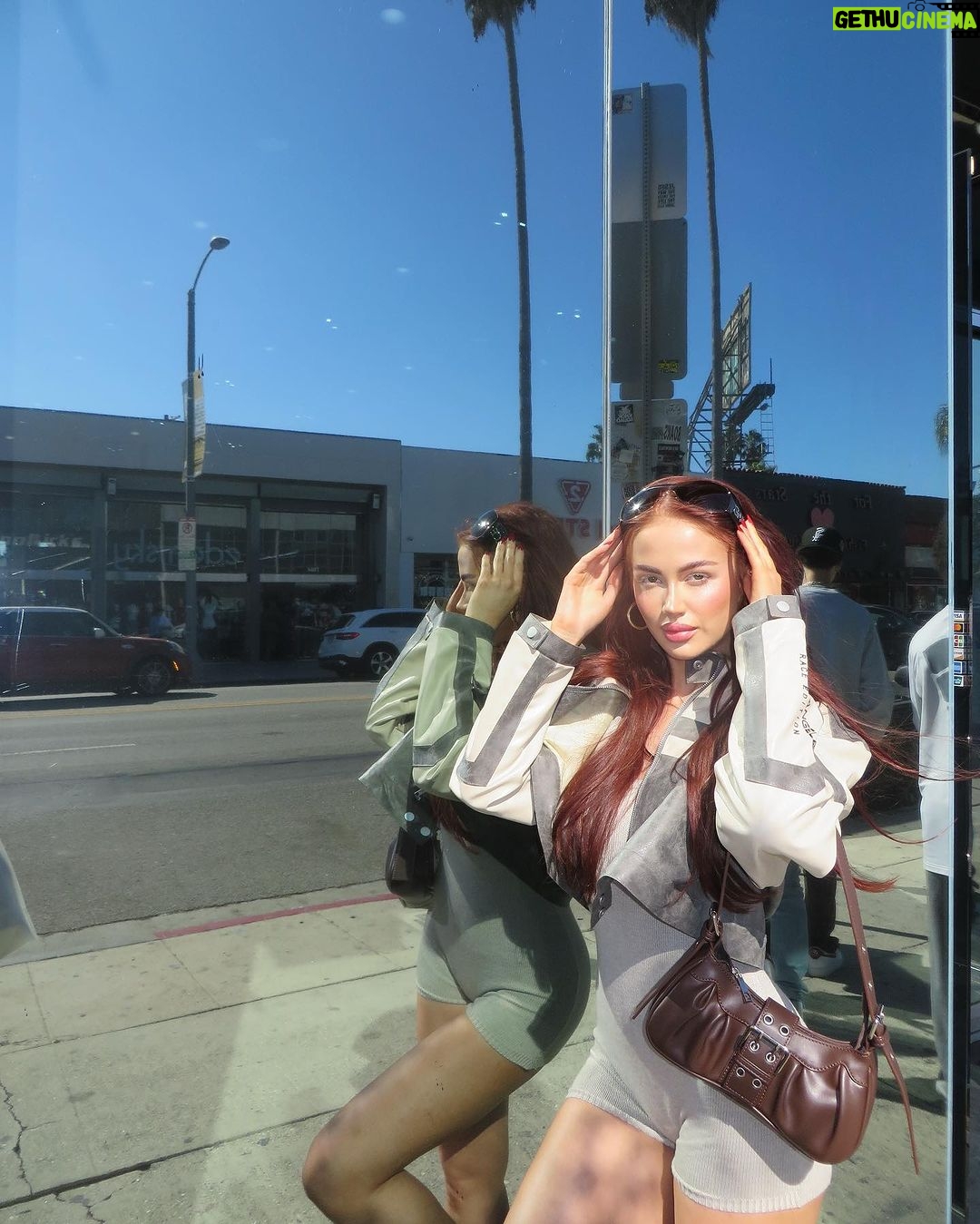 Sydney Paight Instagram - But how much fun would it be if there were 2 of me? @prettylittlething Los Angeles, California