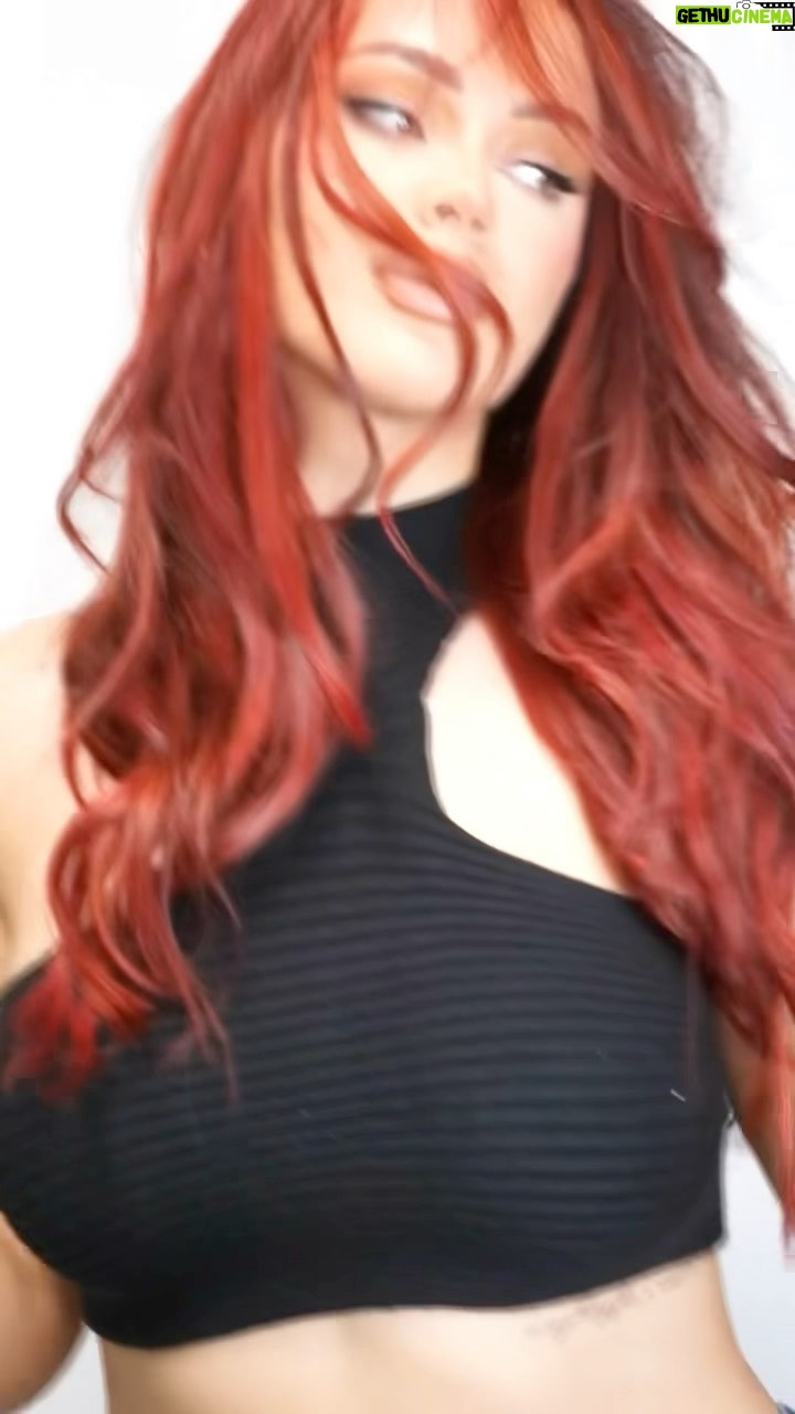 Sydney Paight - 16.7K Likes - A momentβ¦for the hair