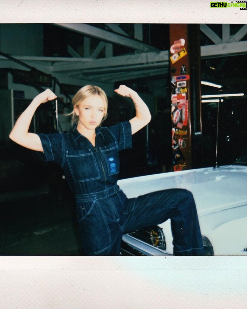 Sydney Sweeney Instagram - ahhhhhhh!!!!!! im super excited to share my newest workwear collection inspired by my new baby, a vintage @fordmustang 💙 #ad Disclaimer: Custom vehicle shown. Not available for sale. Always refer to the owner's manual before performing vehicle maintenance. Limited supply available.
