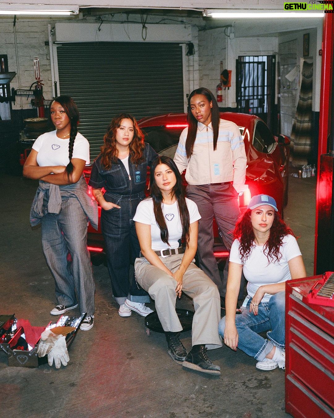 Sydney Sweeney Instagram - ahhhhhhh!!!!!! im super excited to share my newest workwear collection inspired by my new baby, a vintage @fordmustang 💙 #ad Disclaimer: Custom vehicle shown. Not available for sale. Always refer to the owner's manual before performing vehicle maintenance. Limited supply available.