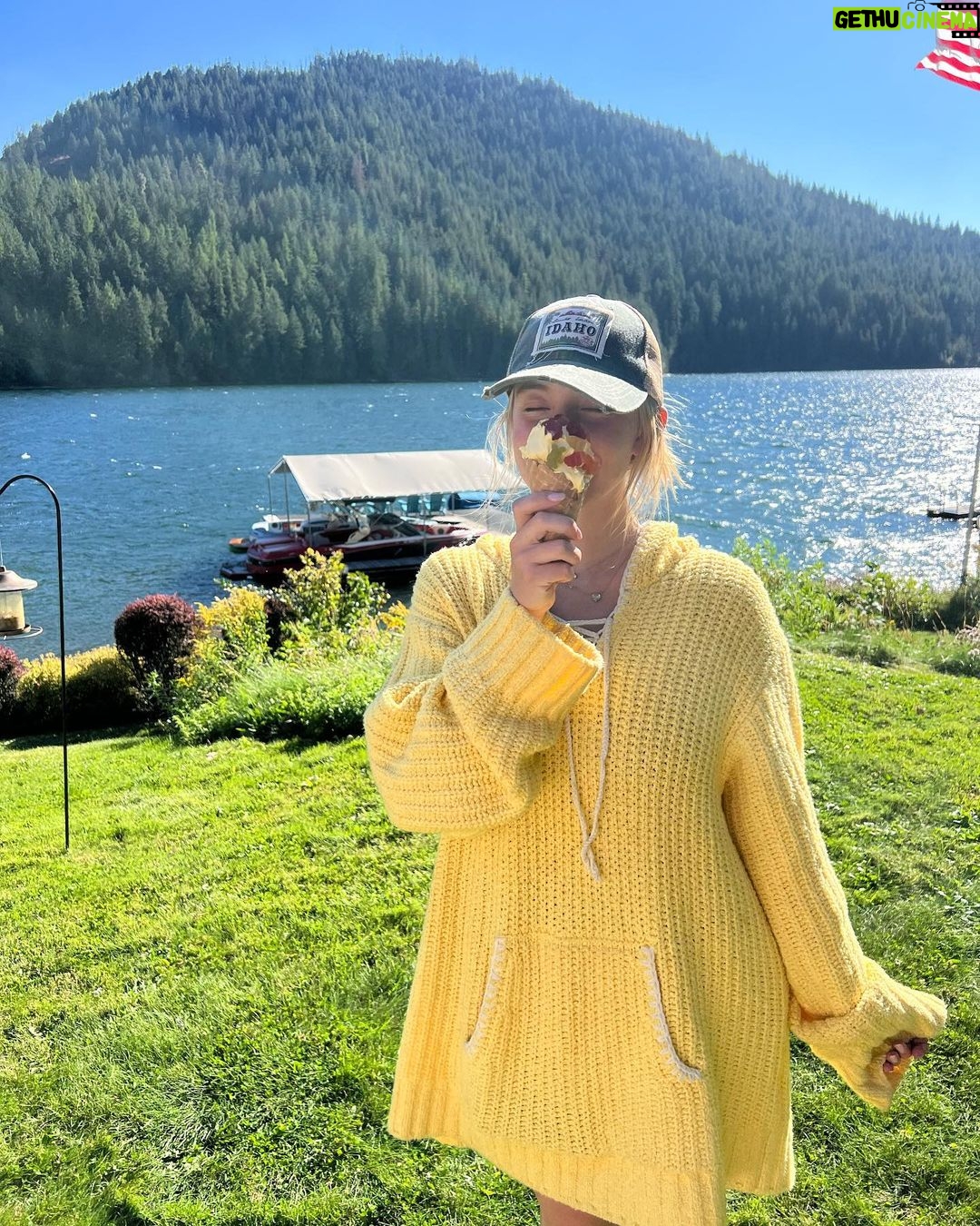 Sydney Sweeney Instagram - wish you knew lake syd