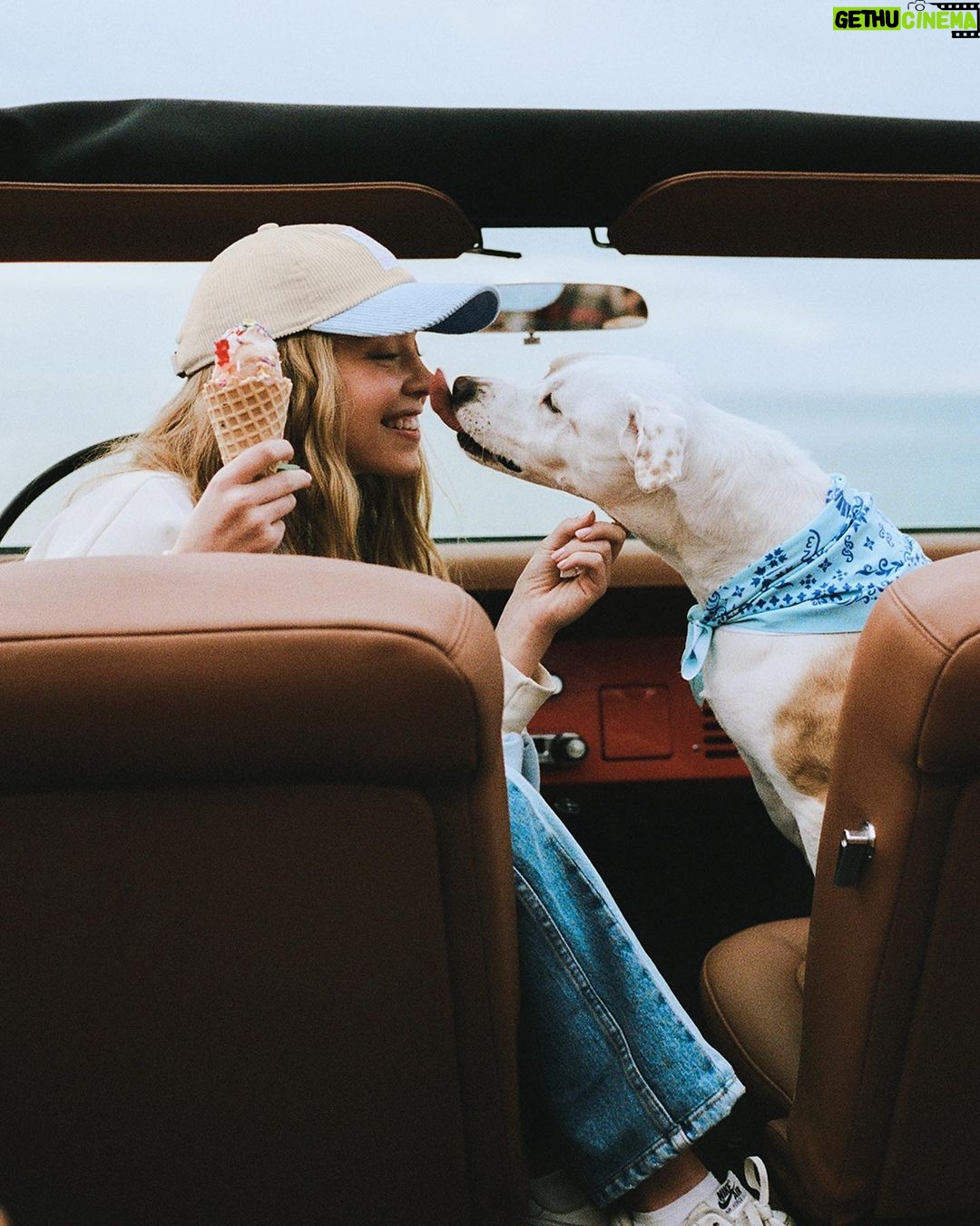 Sydney Sweeney Instagram - a day with @ford, my cars, and tank ♥️