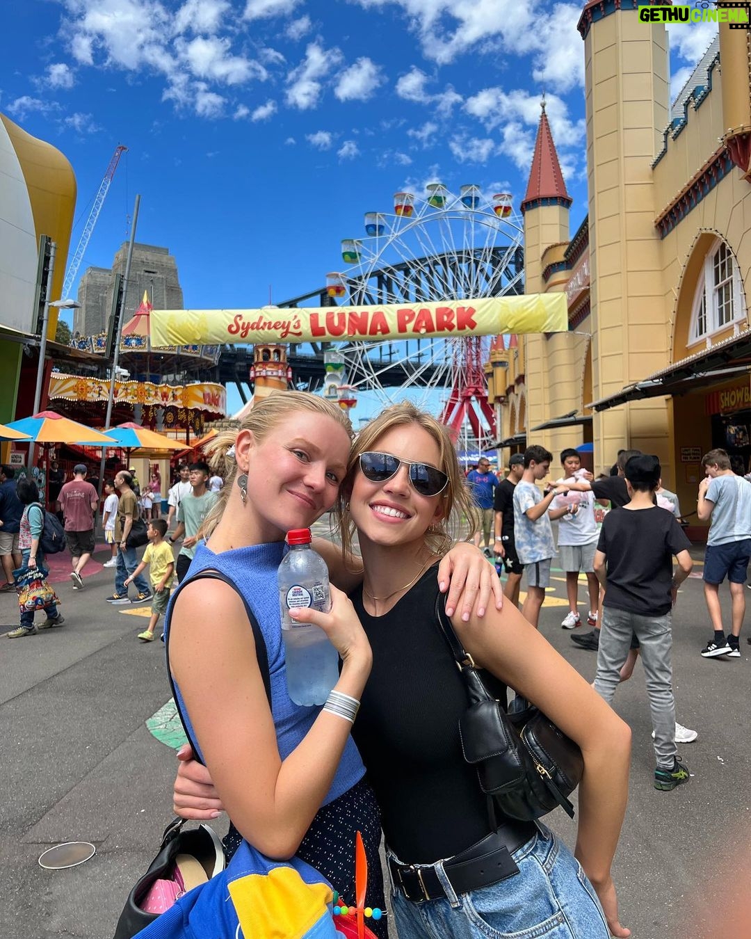 Sydney Sweeney Instagram - fun day at my park with my friends 🎡