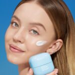 Sydney Sweeney Instagram – dewy skin and deep hydration with @laneige_us #waterbankcream #laneige_partner ✨