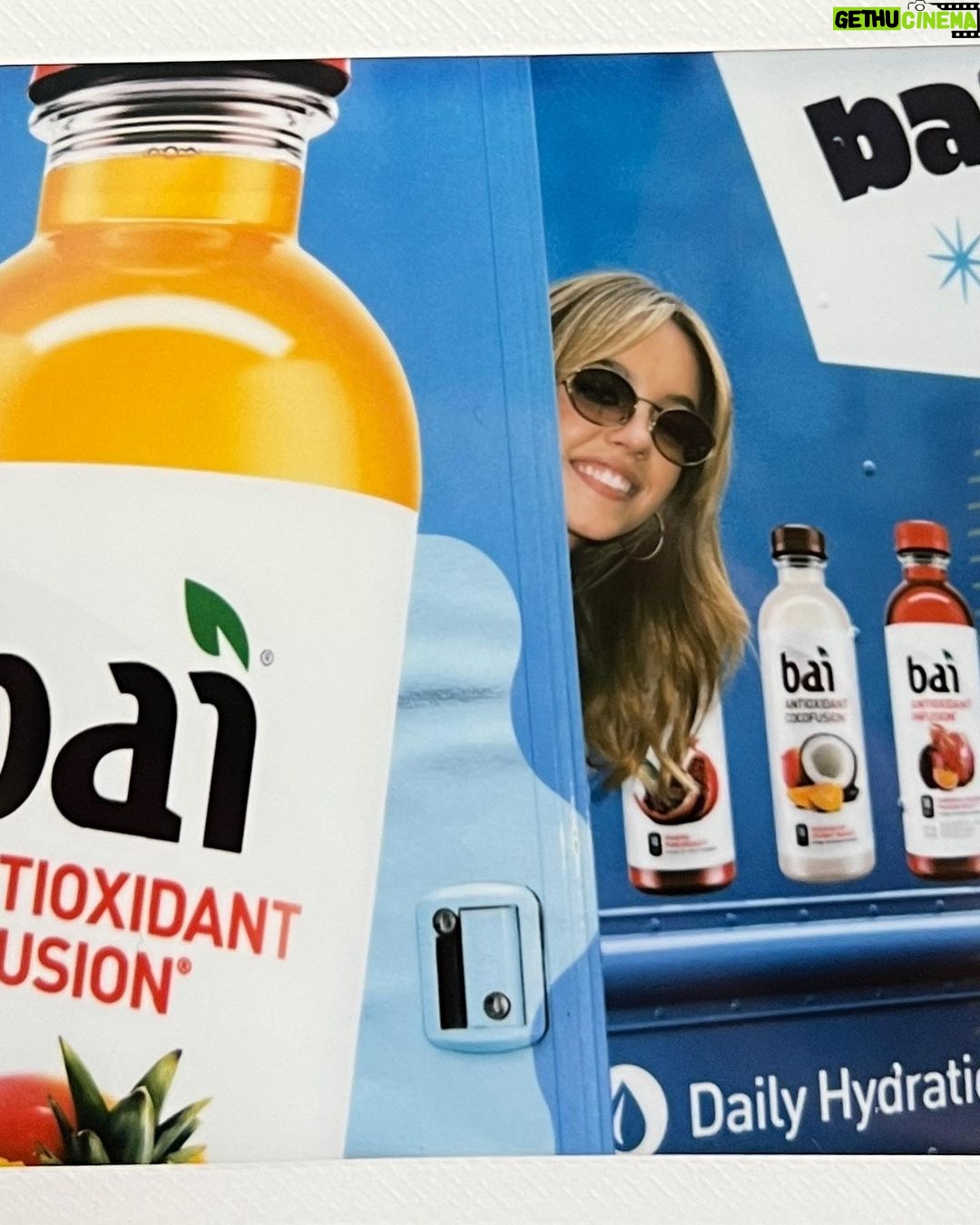 Sydney Sweeney Instagram - 💕 bai babe 💕 kicked off the #baidrationchallenge with @drinkbai in nyc yesterday ✨ #baipartner New York, New York