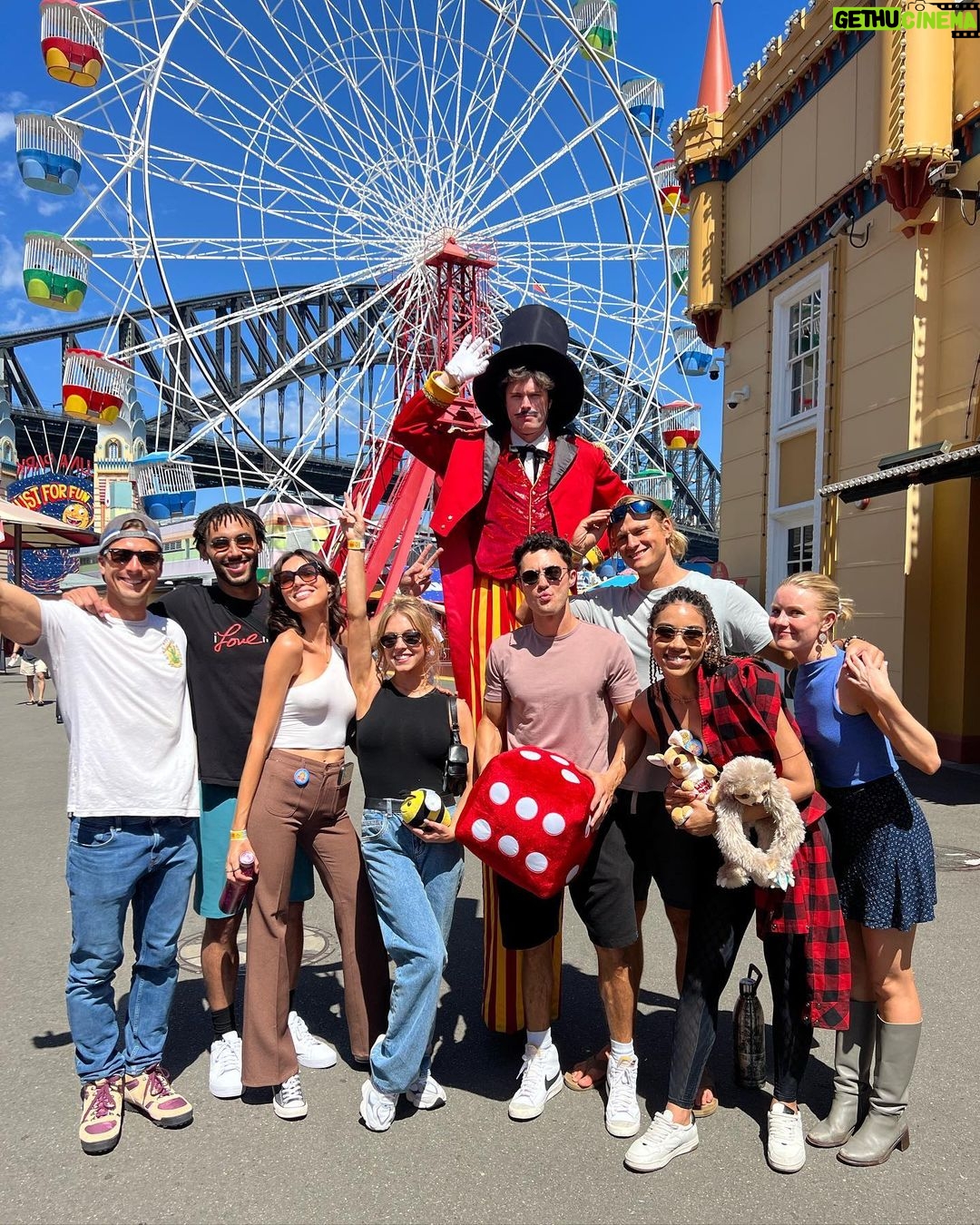 Sydney Sweeney Instagram - fun day at my park with my friends 🎡