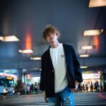 Syuya Sunagawa Instagram - こんばんは！今週14日(土)より配布開始のVANQUISH渋谷征服Guide Book Vol.15のモデルを務めさせていただきました！こんな感じのカッコいい服いっぱいでした！😁 VANQUISHの直営店でフリー配布、ONLINE STORE購入者に同梱してるので是非チェックしてみて下さい！ #VANQUISH #vanquishjp #モデル #スクランブル #シャツ #おしゃれ #渋谷 #征服 #した