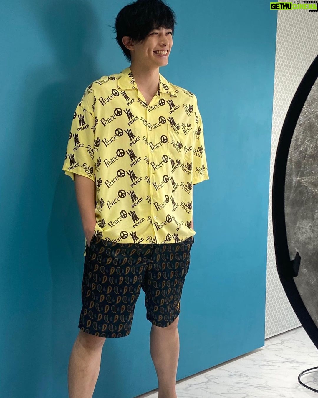 Syuya Sunagawa - 4.2K Likes - .
PHOTO SELECTION vol.9
オフショット📸
👕シャツ
@ok_yeah.jp
🩳
@dresshippy_official
@adonust
👘
@mimatsu.shara.kimono
by staff