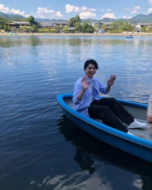 Syuya Sunagawa Instagram - .
2023年カレンダー発売中です🗓✨
全編京都ロケです📸

by staff