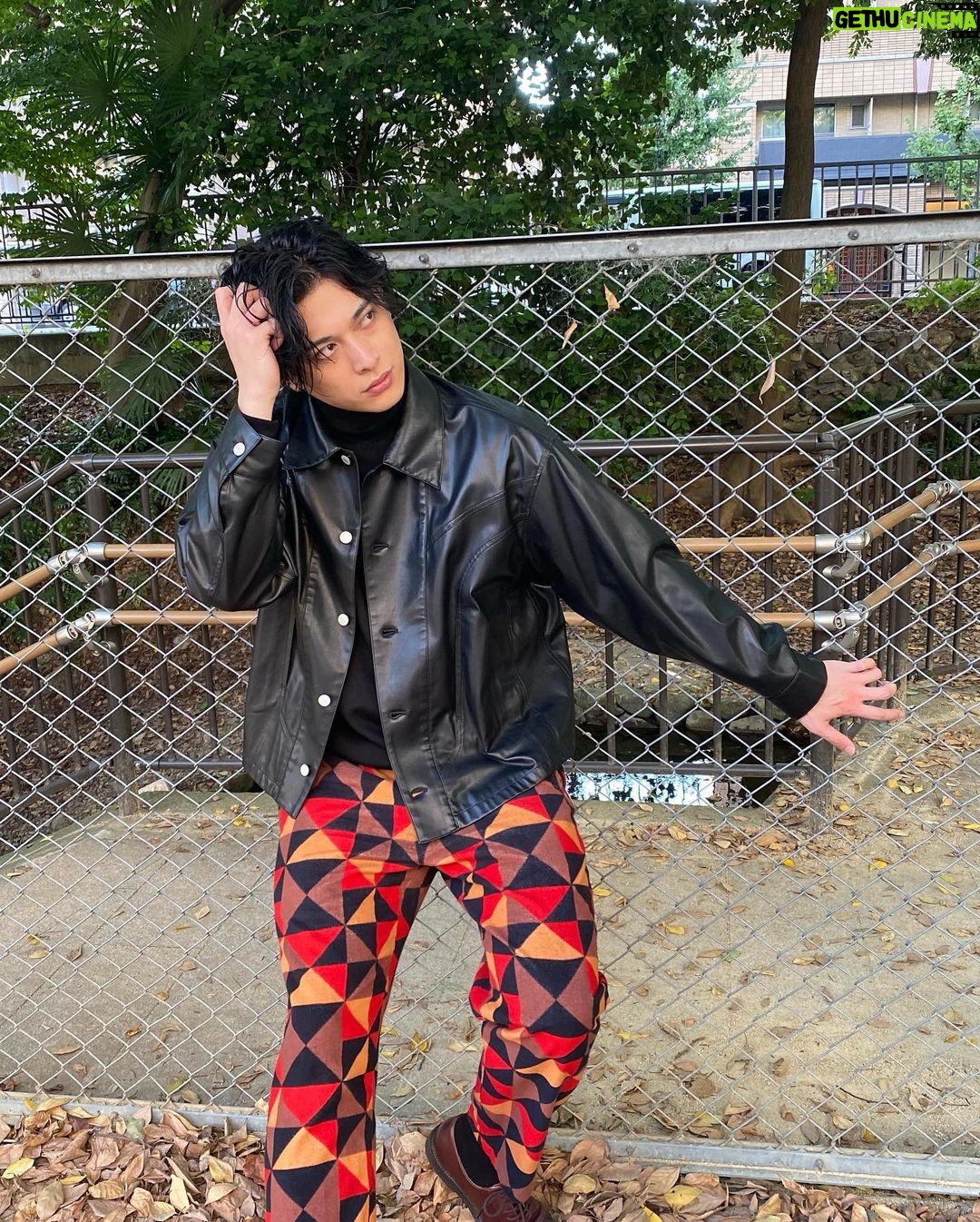 Syuya Sunagawa - 2.3K Likes - .
2023年カレンダー発売中です🗓✨
全編京都ロケです📸
by staff