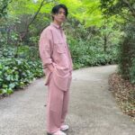 Syuya Sunagawa Instagram - . すなふぉと。vol.1 オフショット📸🎞 発売中〜〜〜🌳