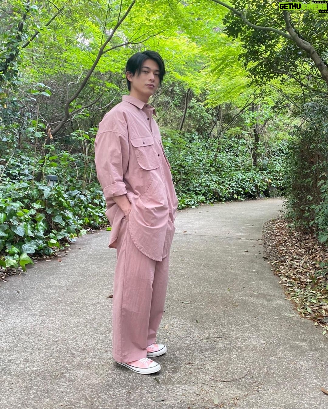 Syuya Sunagawa - 2.2K Likes - .
すなふぉと。vol.1
オフショット📸🎞
発売中〜〜〜🌳