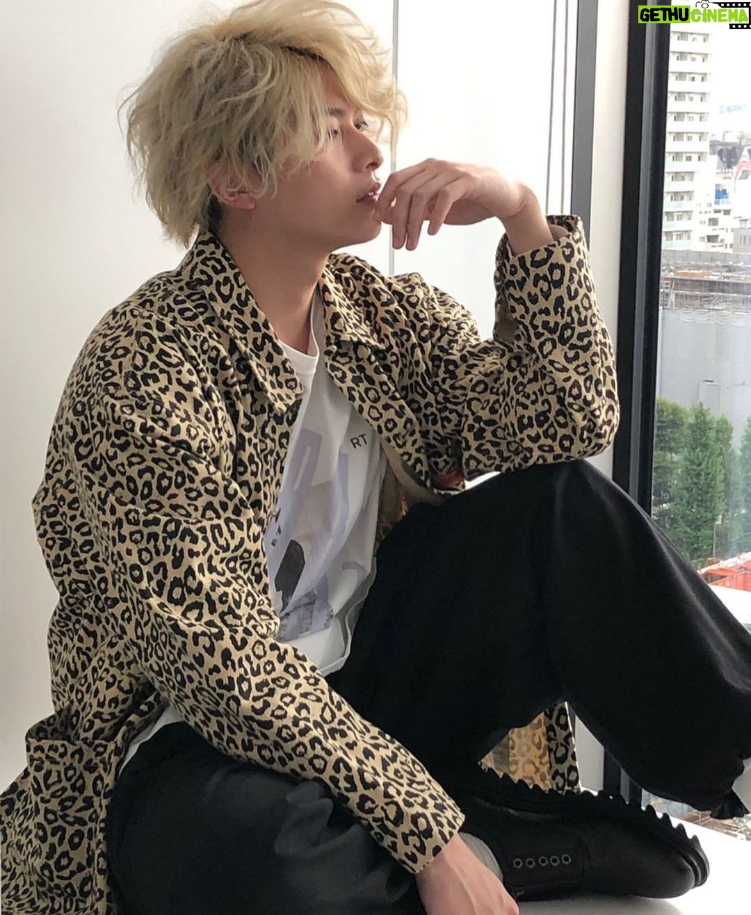 Syuya Sunagawa - 2.6K Likes - .
すなふぉと。vol.4
おふしょっと。📸
今月はワイルドな砂川脩弥をお届け🦁
by staff
#すなふぉと