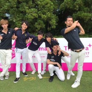 Syuya Sunagawa Instagram - 先日のサマンサタバサゴルフイベントありがとうございました！
また一段と黒くなった。
ゴルフやってみたい、、、 #サマンサタバサ#サマンサ#ゴルフ#壁ドン#女子プロ#楽しい#イケ家！