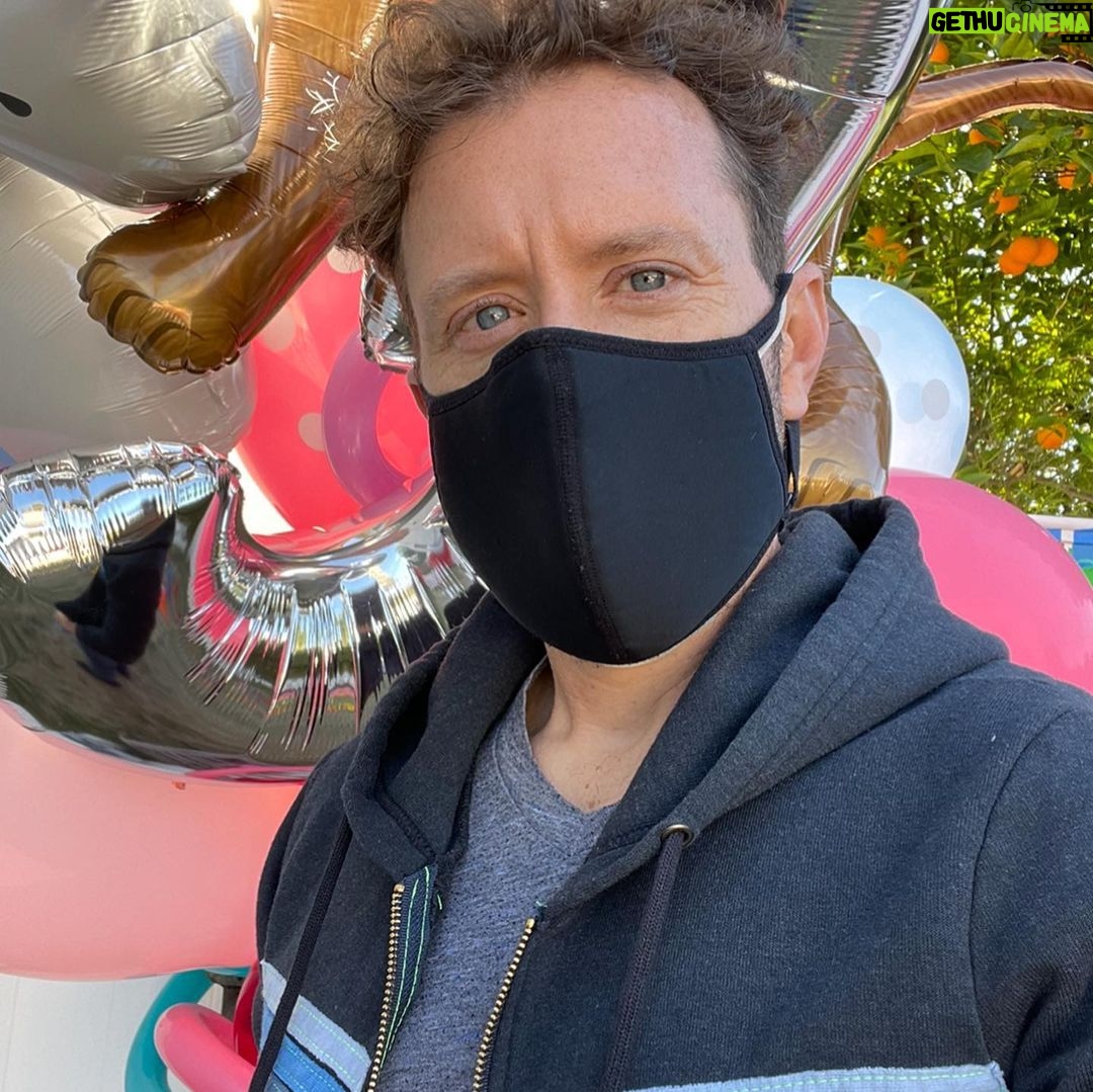 T.J. Thyne - 24.3K Likes - My Niece & I had a Birthday Month (we are basically the same age. What? 😂) Thanks so much for all the lovely messages! Sendin love back at ya! 😊🌈☀️🌸🎊