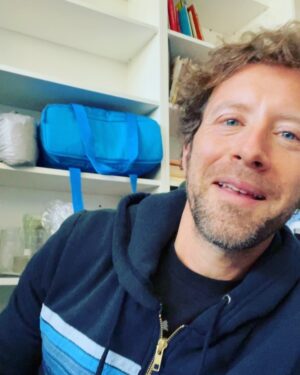 T.J. Thyne Instagram - 💕HAPPY HAPPY VALENTINES DAY 💕🧼😀🧹🧽. Have the most amazing day! Stay safe, and eat lots of  candy! 🍫 🍬