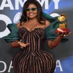 Taís Araújo Instagram - Como não se emocionar com esse discurso carregado de significados?? 🥹❤️ Gaby, parabéns demais pelo Grammy! Parabéns sobretudo pela sua trajetória, pelo seu compromisso em representar mulheres negras, representar seu território e sua cultura com talento, brilho e a responsabilidade de preservar as suas origens! É do Brasil, é da AMAZÔNIA!!! Viva @gabyamarantos ! 🏆🇧🇷