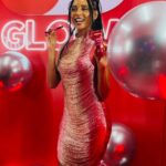 Taís Araújo Instagram – E ontem que eu fui MADRINHA do bloco Unidos do Glow? ✨ É meus amores! Quando o nosso sorriso é destaque ninguém segura! 

Por isso eu e @colgatebrasil trouxemos diquinhas que estão fazendo TODA a diferença por aqui: o creme dental Luminous White Glow e a Caneta Branqueadora Luminous White. Ambos contam com 3% de peróxido de hidrogênio, o mesmo ingrediente usado pelos dentistas para o clareamento em consultório, demais né? 

O melhor da tecnologia da Colgate, que remove mais de 10 anos de manchas dos dentes, com a praticidade que a gente precisa! #DêUmGlow você também e vem se destacar nessa festa! 😁❤️

*publicidade