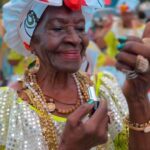 Taís Araújo Instagram - Abre alas para a potência, o brilho e a continuidade. Viva!! O Carnaval chegou! 💃🏾🥳🎊 Artistas: Luzia, baiana da @baianasmocidade O talentoso Augusto dos Santos @eugeorgiachagas @negadessa @cmacharette @olliveramanda @carmemmondego @a_dandara @bombom_de_mangueira Imagens: @vocenafolia @portaldosamba @carnaviva @sambemos Edição: @itaiaraandrade