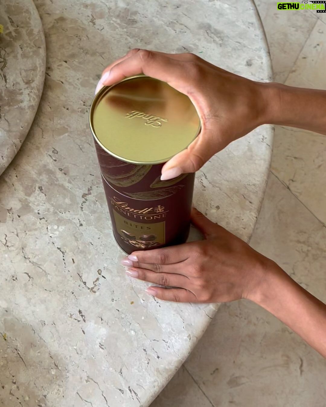 Taís Araújo Instagram - Lá vem ela! 😋 A época mais deliciosa do ano: Família reunida, comida boa, recesso, maratona de filmes e… PANETTONE! Eu já queimei a largada das novidades de @lindt_brasil além dos clássicos que são tradição aqui em casa. Fala sério, tem coisa melhor??? 🥰🎄🍫 #SintaoSabordoInesquecível #PanettoneLindt #NatalLindt publi*