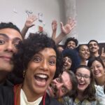 Taís Araújo Instagram - Foram semanas em Curitiba filmando “Doutor Monstro” com gente da melhor qualidade! Equipe Curitiba, de profissionais talentosos, competentes e amorosos. Foram dias intensos contando uma história verídica de um feminicídio que foi tratado como legítima defesa! É um filme de tribunal e uma denuncia do que aconteceu e acontece diariamente com as mulheres nesse país. Obrigada @marcos_jorge_2311 pela coragem de desenterrar essa história. Obrigada profissionais de cinema de Curitiba, vcs são foda! Obrigada equipe linda e talentosa e muito, mas muito obrigada ao elenco curitibano por me receber com tanto amor e talento.