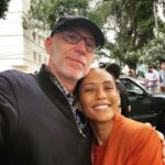 Taís Araújo Instagram - Foram semanas em Curitiba filmando “Doutor Monstro” com gente da melhor qualidade! Equipe Curitiba, de profissionais talentosos, competentes e amorosos. Foram dias intensos contando uma história verídica de um feminicídio que foi tratado como legítima defesa! É um filme de tribunal e uma denuncia do que aconteceu e acontece diariamente com as mulheres nesse país. Obrigada @marcos_jorge_2311 pela coragem de desenterrar essa história. Obrigada profissionais de cinema de Curitiba, vcs são foda! Obrigada equipe linda e talentosa e muito, mas muito obrigada ao elenco curitibano por me receber com tanto amor e talento.
