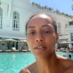 Taís Araújo Instagram - Quando me perguntam onde eu tô 🤳🏽 Se alguém te perguntar onde você está nessa terça, sua selfie vai ser como? Descreve aqui nos comentários 🤪 Selfies