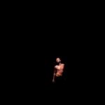 Taís Araújo Instagram - Quero falar sobre o monólogo “Macacos”, todo mundo comentou tanto sobre esse espetáculo que ontem finalmente consegui assistir lá na @fluprj (que inclusive, vai só até semana que vem e tá imperdível), na Vila Olímpica da Gamboa, aqui no Rio. E foi super especial! Além da batalha mundial de SLAM, que foi demais, teve a apresentação desse tão falado monólogo com o brilhante @oclaynascimento E assim, tem que ser muito falado mesmo!!!! Eu fiquei completamente sem palavras… quem puder, assista! Ficou sabendo que tá rolando esse espetáculo na sua cidade? Vá ver! Vale muito! Primeiramente porque o ator é genial e segundo que é uma verdadeira aula de história do Brasil, impossível não sair mais tocado, mais humano, inteligente e querendo fazer do Brasil um lugar melhor. É isso! Fica a dica da tia, corram para o teatro e assistam o monólogo “Macacos”. Beijos! #JustiçaParaEduardo @macacosespetaculo 📸: @hilditt0 Flup
