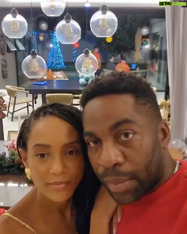 Taís Araújo - 301.4K Likes - Um Natal lindo e harmonioso pra vcs, meus amores❤️