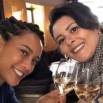 Taís Araújo Instagram - Aproveitando o dia do irmão pra dizer que tenho uma irmã gata e posso provar 😻 @claudiaaraujoaraujo meu orgulho! Meu amor ❤️☝🏾 Te amo demais!