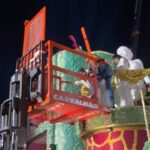 Taís Araújo Instagram – Ontem foi uma verdadeira maratona! Mas também foi uma explosão de amor, homenagens e cultura no maior espetáculo audiovisual do planeta. Obrigada @oficialportela pelo convite de estar na avenida ajudando a contar essa história a altura de sua importância para o país. “Um defeito de cor” de @ana.maria.goncalves_  é um fenômeno premiadíssimo e hoje dispara entre os mais vendidos do país provando que, não há dúvidas sobre a importância do carnaval na cultura e imaginário popular.

Em @mangueira_oficial podemos homenagear @alcioneamarrom , a negra voz do amanhã, no alto nível de grandeza que ela merece diante da infinita contribuição para a música brasileira. Realmente, uma noite pra nunca mais esquecer! ✊🏾🎉

📸: @leofrancofoto | @renatowrobel | @mserralima | @eulaisgomes Sambódromo da Marquês de Sapucaí