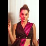 Taapsee Pannu Instagram - Some flowers have sharper edges…..