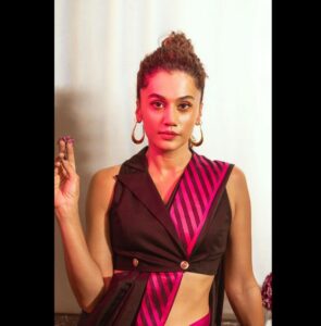 Taapsee Pannu Instagram - Some flowers have sharper edges…..