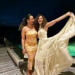 Taapsee Pannu Instagram - My favourite type of holiday… Main, machhi aur paani… One place that will attract me to go back again n again n agin. #HappiestVacationDestination #Maldives #OzenReserveBolifushi @ozenreservebolifushi OZEN RESERVE Bolifushi