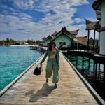 Taapsee Pannu Instagram - My favourite type of holiday… Main, machhi aur paani… One place that will attract me to go back again n again n agin. #HappiestVacationDestination #Maldives #OzenReserveBolifushi @ozenreservebolifushi OZEN RESERVE Bolifushi