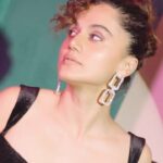 Taapsee Pannu Instagram – Happy? Glam Up
Sad? Glam Up
Angry? Glam Up
Basically Glam Up whenever you can, kyuki normal to har din ka haal bhi hai.
And I #GlamUpwithSB coz they help me Hold, Highlight and Handle my Glam with makeup that is Longwear & Comfortable.
@officialswissbeauty #TheLipstickOfIndia #HoldMeMatte #LookLikeSB
#MySwissMyBFF #SwissBeauty #YouAreYouCan #SwissBeautyXTaapsee