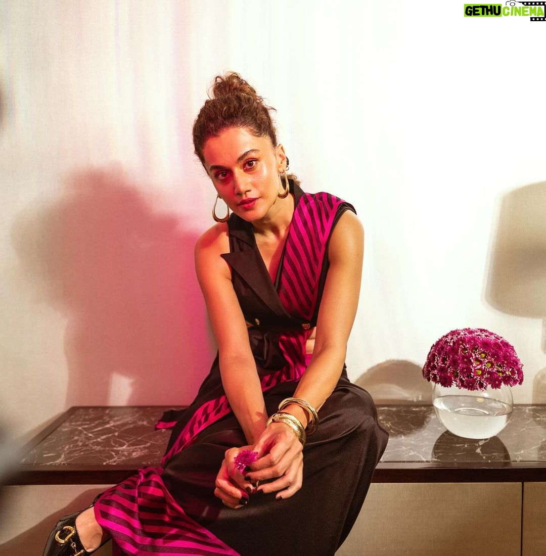 Taapsee Pannu Instagram - Some flowers have sharper edges…..