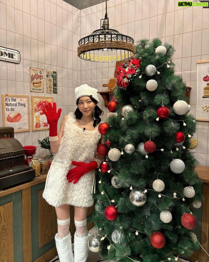 Taeyeon Instagram - Merry Christmas🎄2023