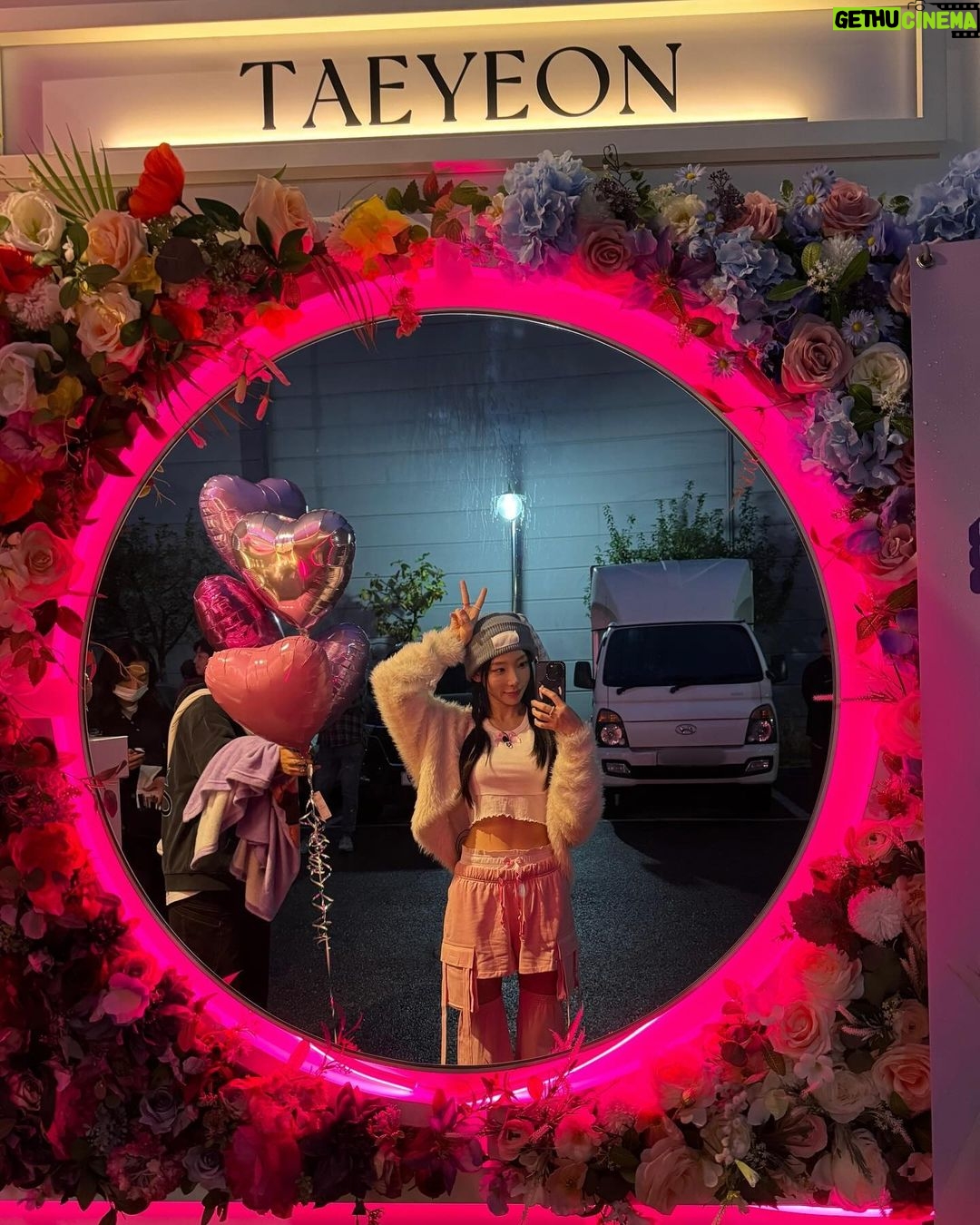 Taeyeon Instagram - 놀토 서기사람 3주년🤍솔로가수사람 8주년🤍 #tySONE