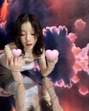 Taeyeon Instagram - 🫧🤍✨