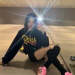 Taeyeon Instagram - 거울셀카밖에 없는 이유 친구가 없어서