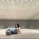 Taeyeon Instagram - 거울셀카밖에 없는 이유 친구가 없어서