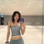 Taeyeon Instagram - 거울셀카밖에 없는 이유 친구가 없어서