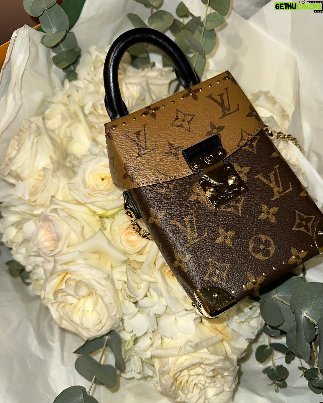 Taeyeon Instagram - LV night in SEOUL🇰🇷 #LVPreFall2023 @louisvuitton @nicolasghesquiere
