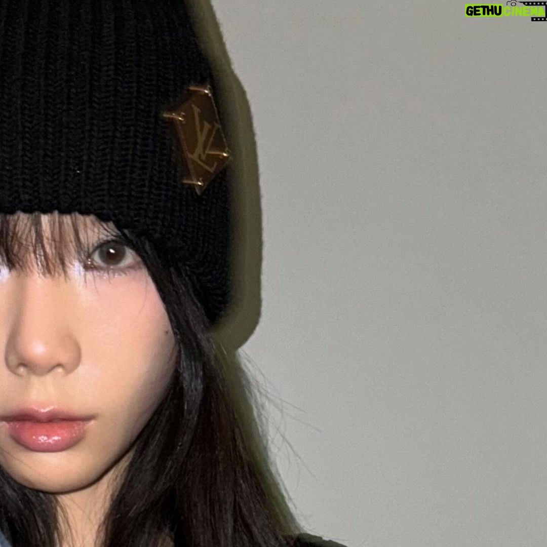Taeyeon Instagram - #광고 @louisvuitton #LVRemix