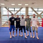 Tagir Ulanbekov Instagram - Один из этапов подготовки @islam_makhachev позади. Уже почти на протяжении 15 лет мы делаем одно и тоже сон, питание, зал. И самое главное все это проходит в братской обстановке плечом к плечу. Kislovodsk