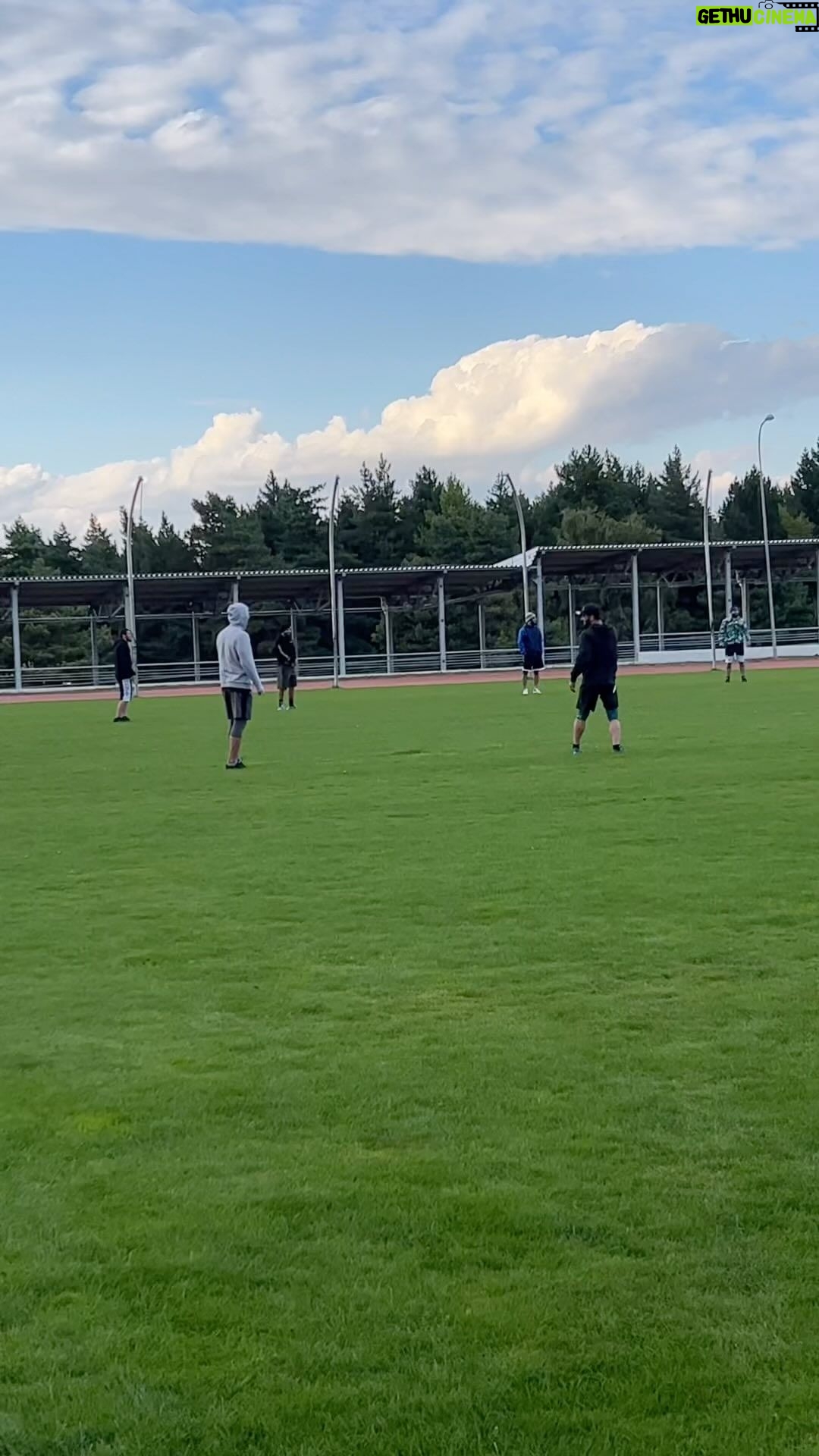 Tagir Ulanbekov Instagram - Подвижные игры или как говорят тренера перегрузка перед тренировкой . Все самое интересное, как @islam_makhachev хотел меня скинуть ещё в начале игры. Споры @zainukov_makkasharip и многое другое. Kislovodsk