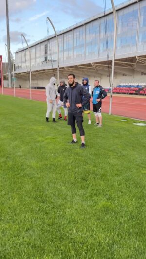 Tagir Ulanbekov Instagram - Ты хотел чтоб я привёл довод? Смотри до конца .
На днях я написал в общую группу, с просьбой отпроситься с тренировки и получил за это взбучку от тренера @seifulla_magomedov . 
И ты @zaynukov_magomed видя это решил в обход общего чата написать ему в личку ? 
Но не тут то было младший 😀