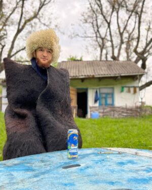 Tagir Ulanbekov Instagram - Вдалеке от городской суеты. 
Отдых на природе залог хорошего самочувствия и прекрасного настроения. 
А для заряда энергии я всегда с собой беру @gorillaenergy 😊