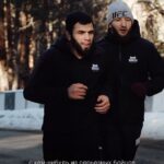Tagir Ulanbekov Instagram - 🏔Горы не обманешь | @GorillaFighting Команда прилетела на живописный Эльбрус, чтобы провести 2-недельные сборы. Бойцы из UFC, PFL, ONE Championship, EAGLE FC и других организаций собрались в том самом месте, которое дает силы и выносливости. 💪И как говорил великий Абдулманап Нурмагомедов: «Горы не обманешь!». #GorillaEnergy #GorillaFighting #Эльбрус Ufc